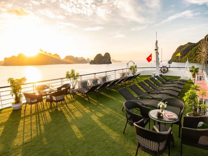 Halong Luxury Cruise Day Trip, Buffet Lunch & Limousine Bus - Roundtrip Transportation Details