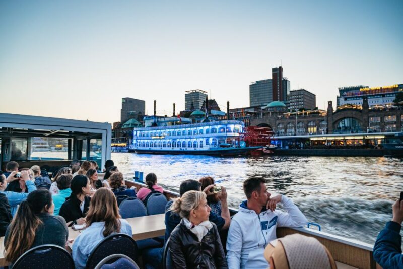 Hamburg: 1.5-Hour Grand Harbor Evening Lights Cruise - Cruise Itinerary and Landmarks