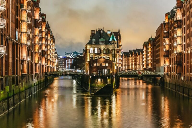 Hamburg: 1.5h Grand Harbor Evening Lights Cruise - Highlights of the Tour