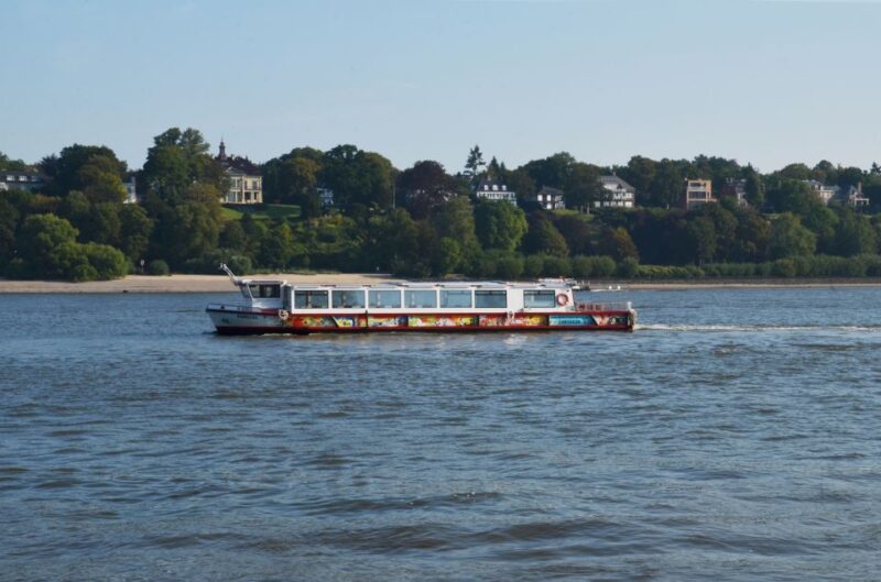Hamburg: 1-Hour Harbor Cruise - Highlights of the Tour