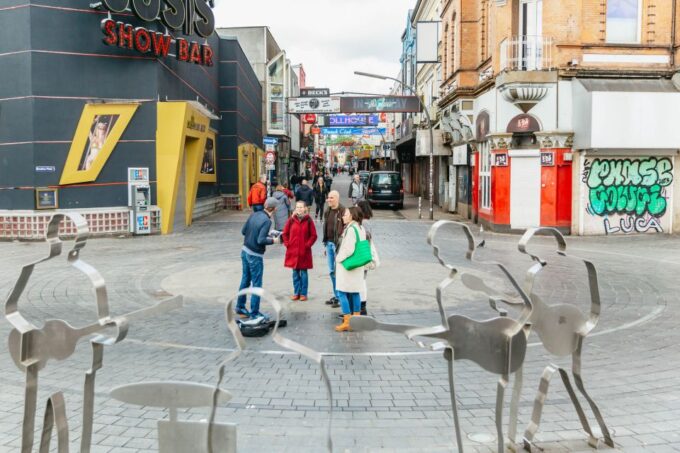 Hamburg: 2.5-Hour Beatles Music Tour - Exploring the Reeperbahn