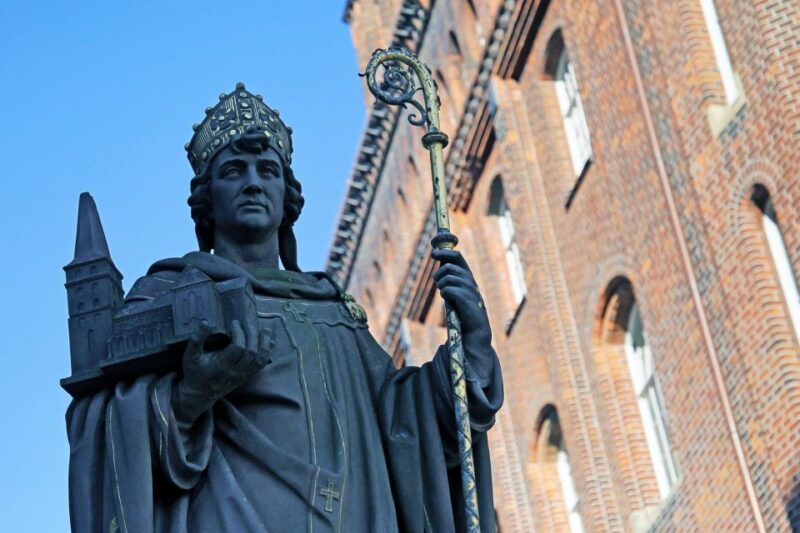 Hamburg: 2.5-Hour Private Historical Walking Tour - Meeting Point