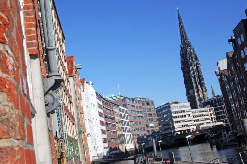 Hamburg: 2.5-Hour Private Historical Walking Tour - Tour Duration and Language