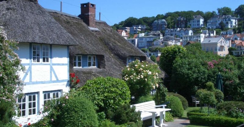 Hamburg: 2-Hour Blankenese Walking Tour - Experience Highlights