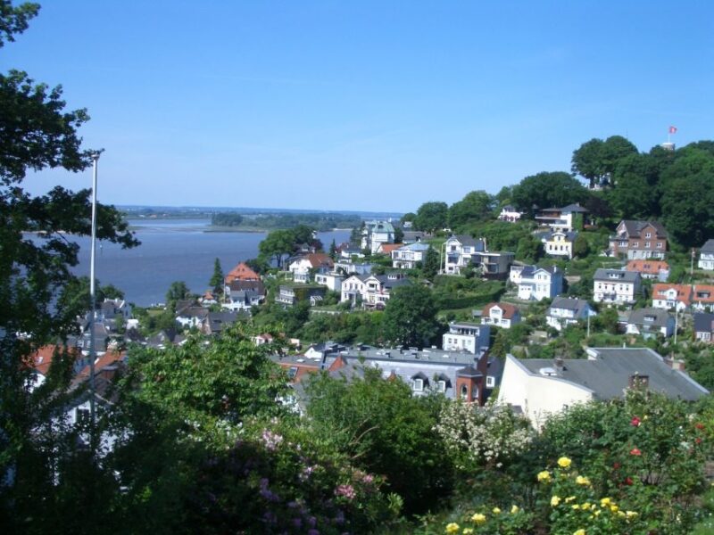 Hamburg: 2-Hour Blankenese Walking Tour - Tour Description