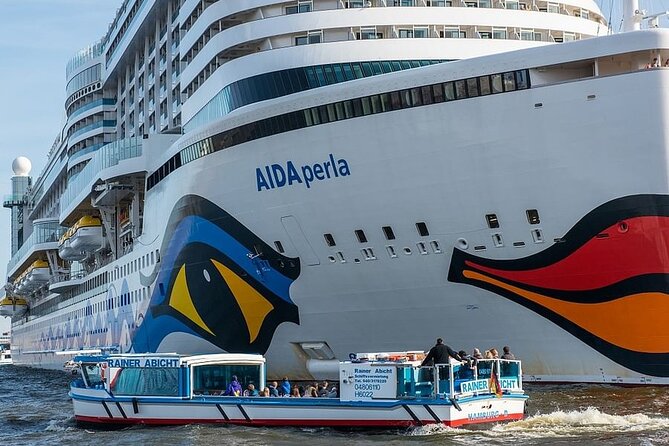 Hamburg 2-Hour Harbor Tour on the Beautiful Elbe - Traveler Participation