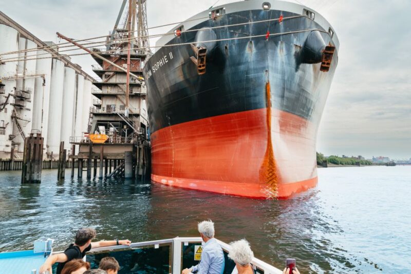 Hamburg: 2-Hour XXL Port of Hamburg Cruise Tour - Contrasting Tradition and Modernity