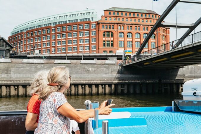 Hamburg: 2-Hour XXL Port of Hamburg Cruise Tour - Arrival and Departure Details