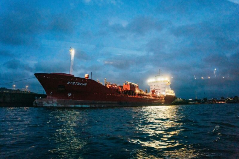 Hamburg: 90-Minute Evening Lights Harbor Cruise - Booking and Cancellation