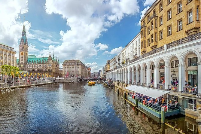 Hamburg Airport Transfers : Hamburg to Hamburg Airport XFW in Luxury Van - Pricing Details