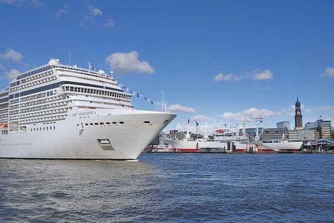 Hamburg Airport Transfers : Hamburg to Hamburg Airport XFW in Luxury Van - Worth The Stay