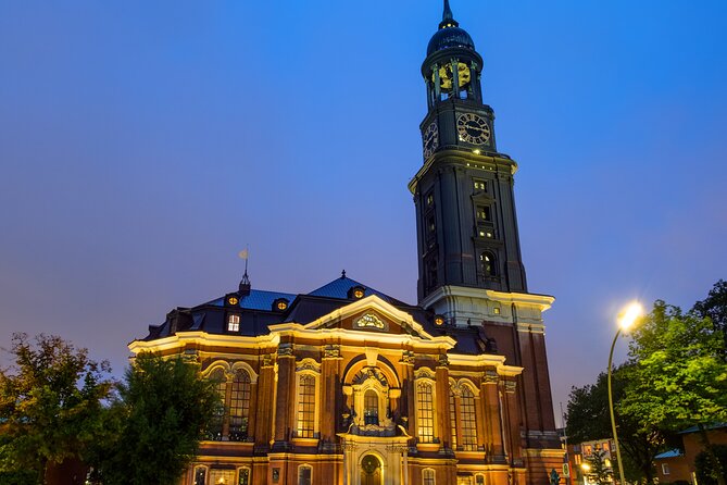 Hamburg at Night: Old Town & St Pauli Private Tour - Exploring Old Town