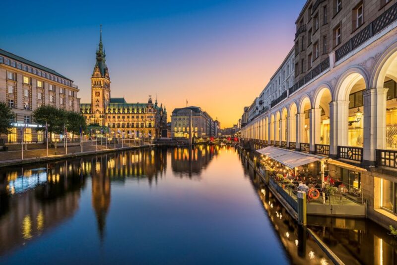 Hamburg at Night: Old Town & St Pauli Private Tour - Important Information