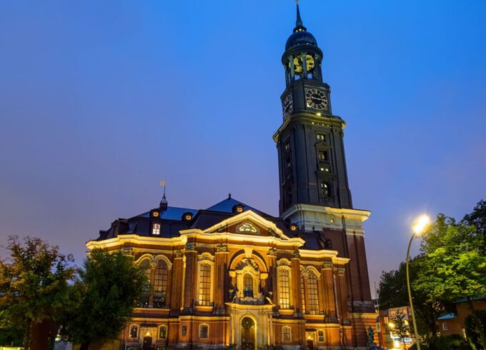 Hamburg at Night: Old Town & St Pauli Private Tour - Meeting Point