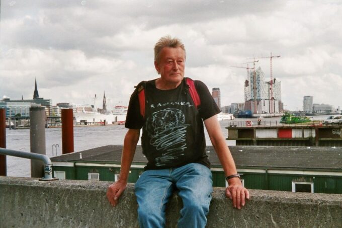 Hamburg: Downtown, Alster & Alternative Areas Bike Tour - Meeting Point and Directions