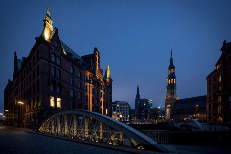 Hamburg: Eerie Warehousing District Tour - Key Points