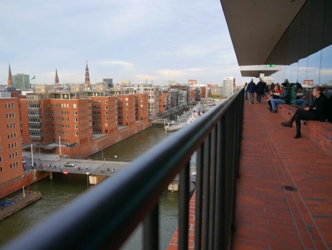 Hamburg: Elbphilharmonie Plaza Guided Tour - Escalator to the Plaza