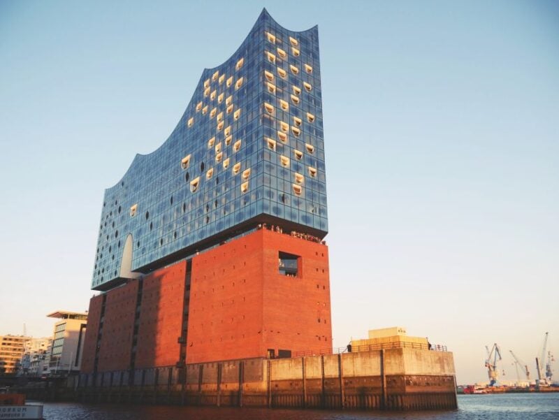 Hamburg: Elphi Plaza Guided Tour With Störtebeker Beer - Beer Offering and Views