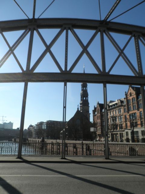 Hamburg: Exclusive Tour by Limousine With Chauffeur - Customization and Experience
