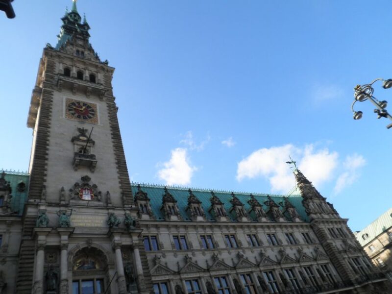 Hamburg: Exclusive Tour by Limousine With Chauffeur - Inclusions and Accessibility