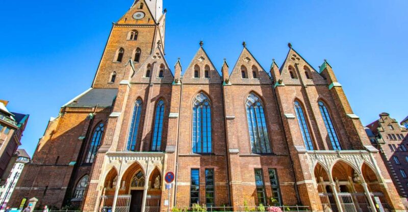 Hamburg: Express Walk With a Local in 90 Minutes - Booking Information