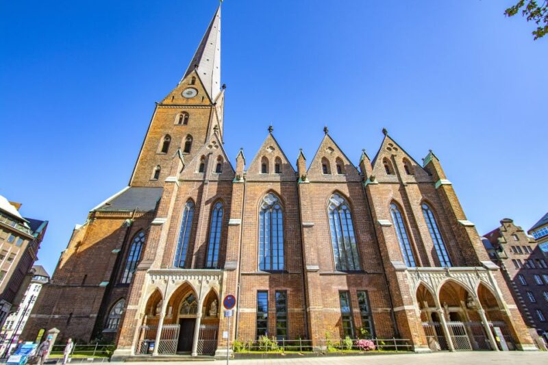 Hamburg: Express Walk With a Local in 90 Minutes - Highlights of the Tour