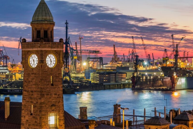 Hamburg: First Discovery Walk and Reading Walking Tour - Itinerary Highlights