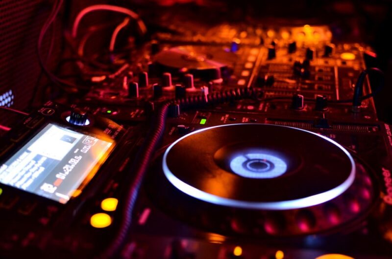 Hamburg: Friday and Saturday Night Boat Party - Additional Information