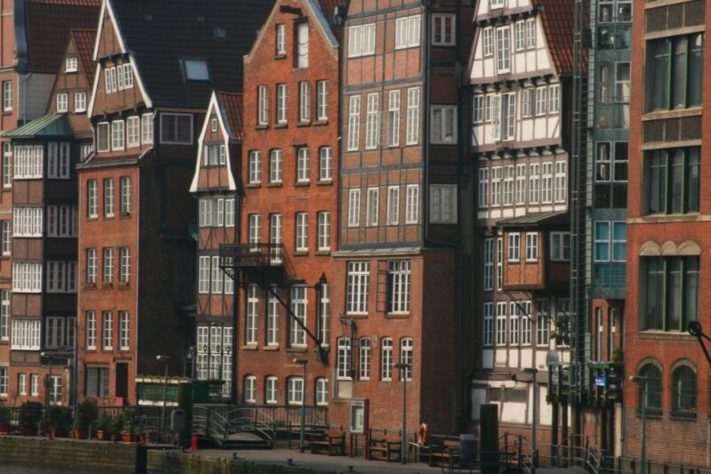 Hamburg: Guided Port Walk for Families - Booking and Availability
