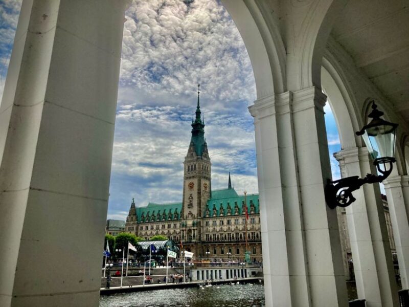 Hamburg: Guided Walking Tour in Danish - Highlights and Experience