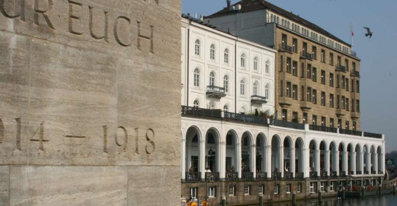 Hamburg: Guided Walking Tour - Experience Insights