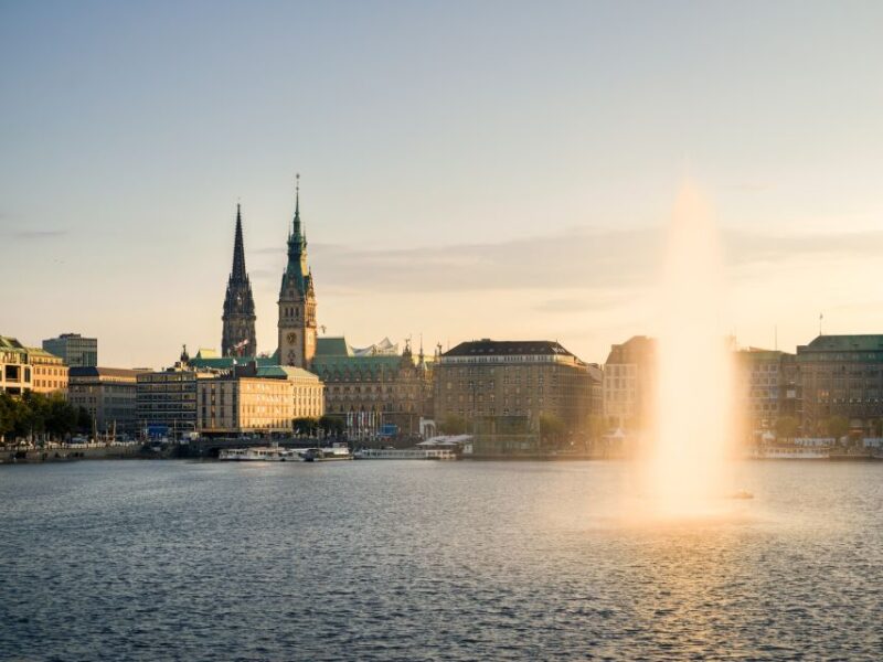 Hamburg: Heart of the City Sightseeing and Photo Tour - Pricing and Inclusions