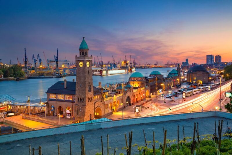 Hamburg: Highlights Self-Guided Scavenger Hunt and City Tour - Capturing Beautiful Photographs During the Tour
