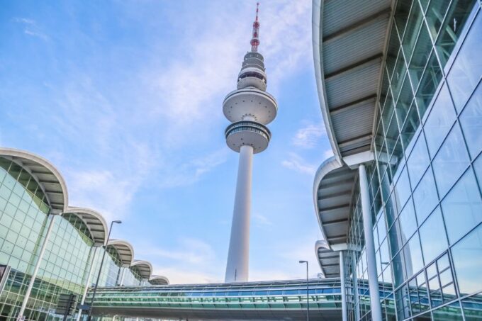 Hamburg: Highlights Self-Guided Scavenger Hunt and City Tour - Navigating the Self-Guided Scavenger Hunt