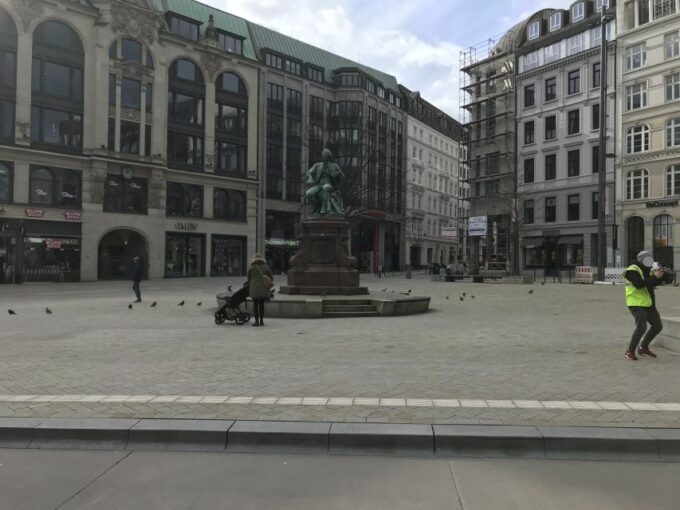 Hamburg: Hop-On/ Hop-Off Sightseeing Tour Classic Line - Audio Guide Options