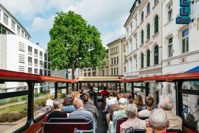 Hamburg: Line A Hop-On Hop-Off Sightseeing Tour - Discovering HafenCity and Reeperbahn
