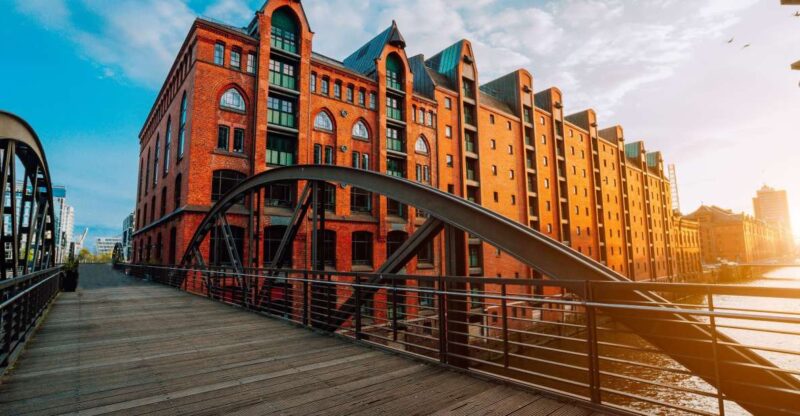 Hamburg: Old Town & Speicherstadt Private Walking Tour - Itinerary of the Tour