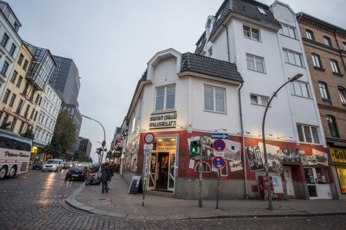 Hamburg: Olivia Jones Tour With Iconic Barker Fabian - Frequently Asked Questions