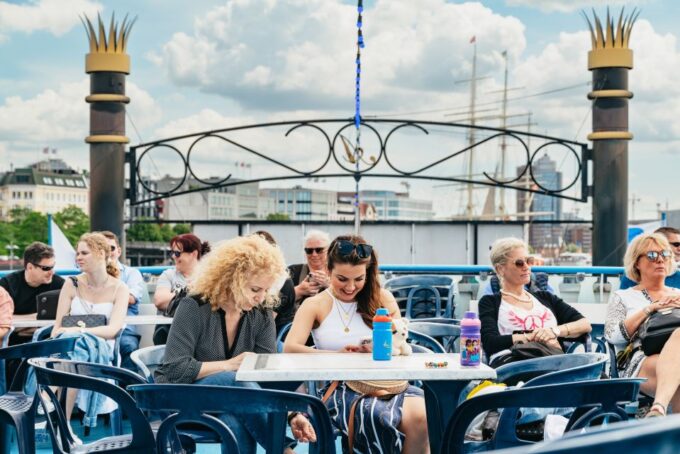 Hamburg: Port of Hamburg Cruise Tour - Weather Conditions and Cruise Operations