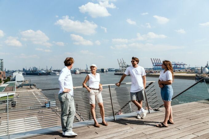 Hamburg: Port Scavenger Hunt and Ferry Ride - Exploring Hamburgs Waterfront