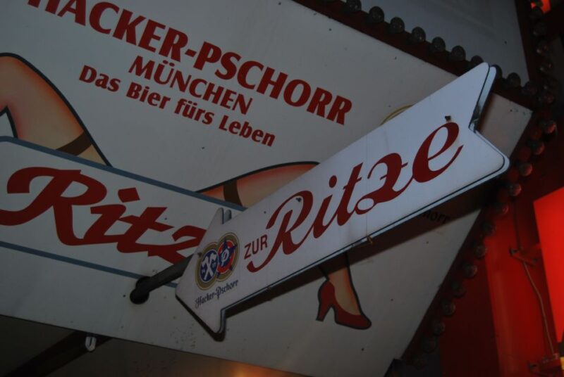 Hamburg: Private 1.5-Hour Walking Tour of St. Pauli - Discovering Subcultures