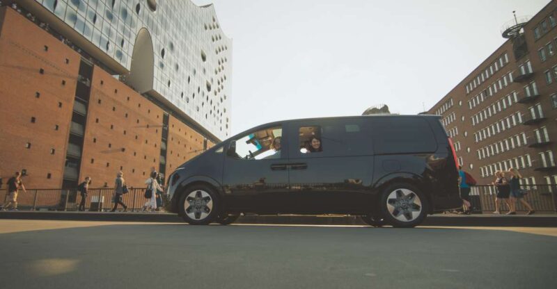 Hamburg: Private 3-Hour Guided Car Tour - Speicherstadt and HafenCity