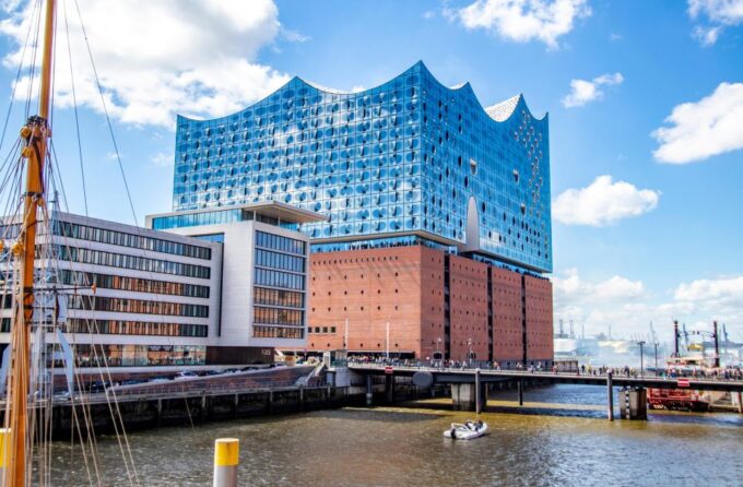 Hamburg: Private Architecture Tour With a Local Expert - Customized Exploration