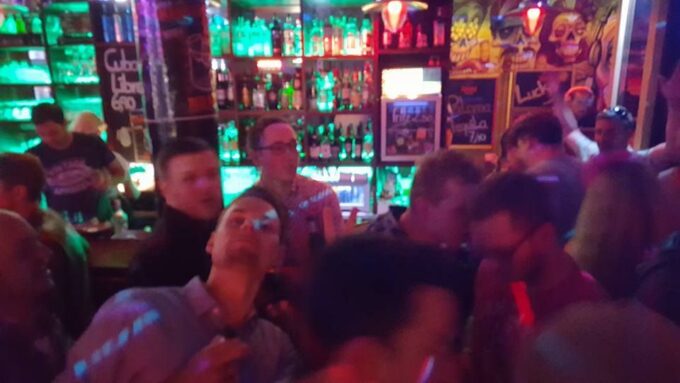 Hamburg: Private Premium Pub Crawl - Trendiest Bars and Clubs