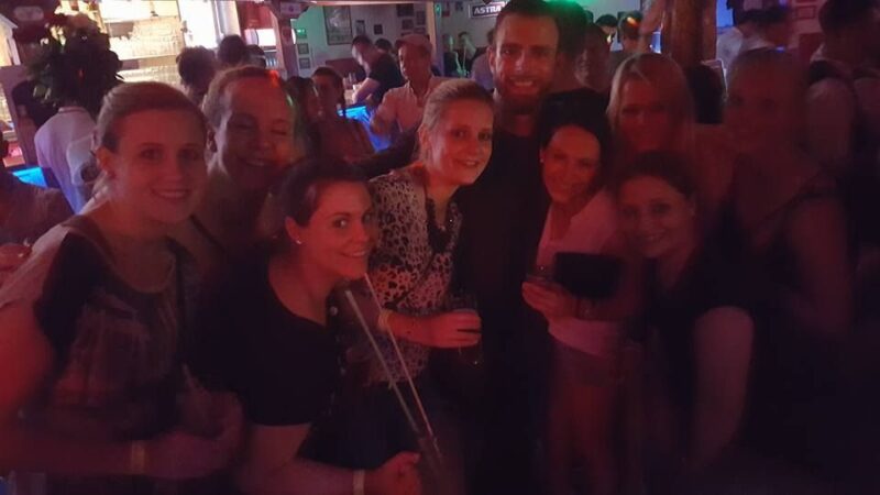 Hamburg: Private Pub Crawl Tour - Key Points