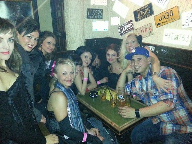 Hamburg: Private Pub Crawl Tour - Meeting Point and Details