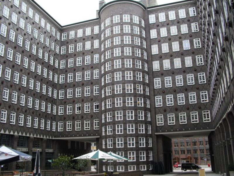 Hamburg: Private Tour Down Town Around City Hall - Tour Highlights