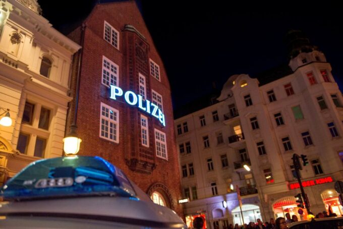 Hamburg: Private Tour Red Light District Walking Tour - Customer Ratings and Feedback