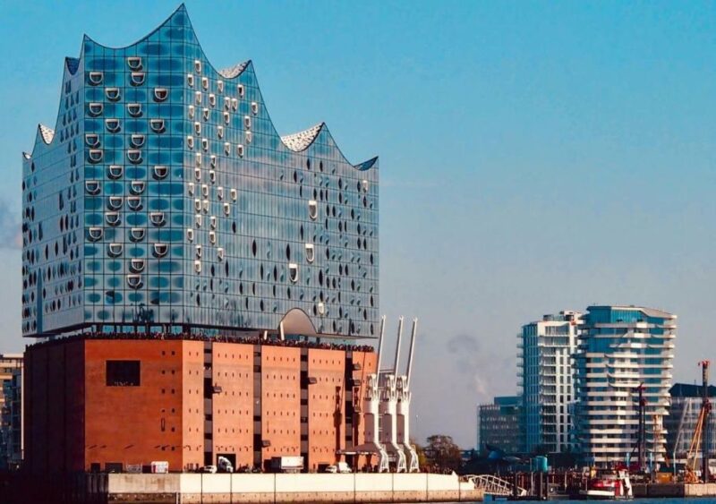 Hamburg: Private Tour UNESCO Speicherstadt and HafenCity - Key Points