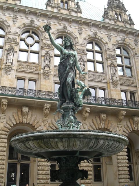Hamburg: Private - Town Hall, Speicherstadt, Elbphilharmonie - Tour Highlights